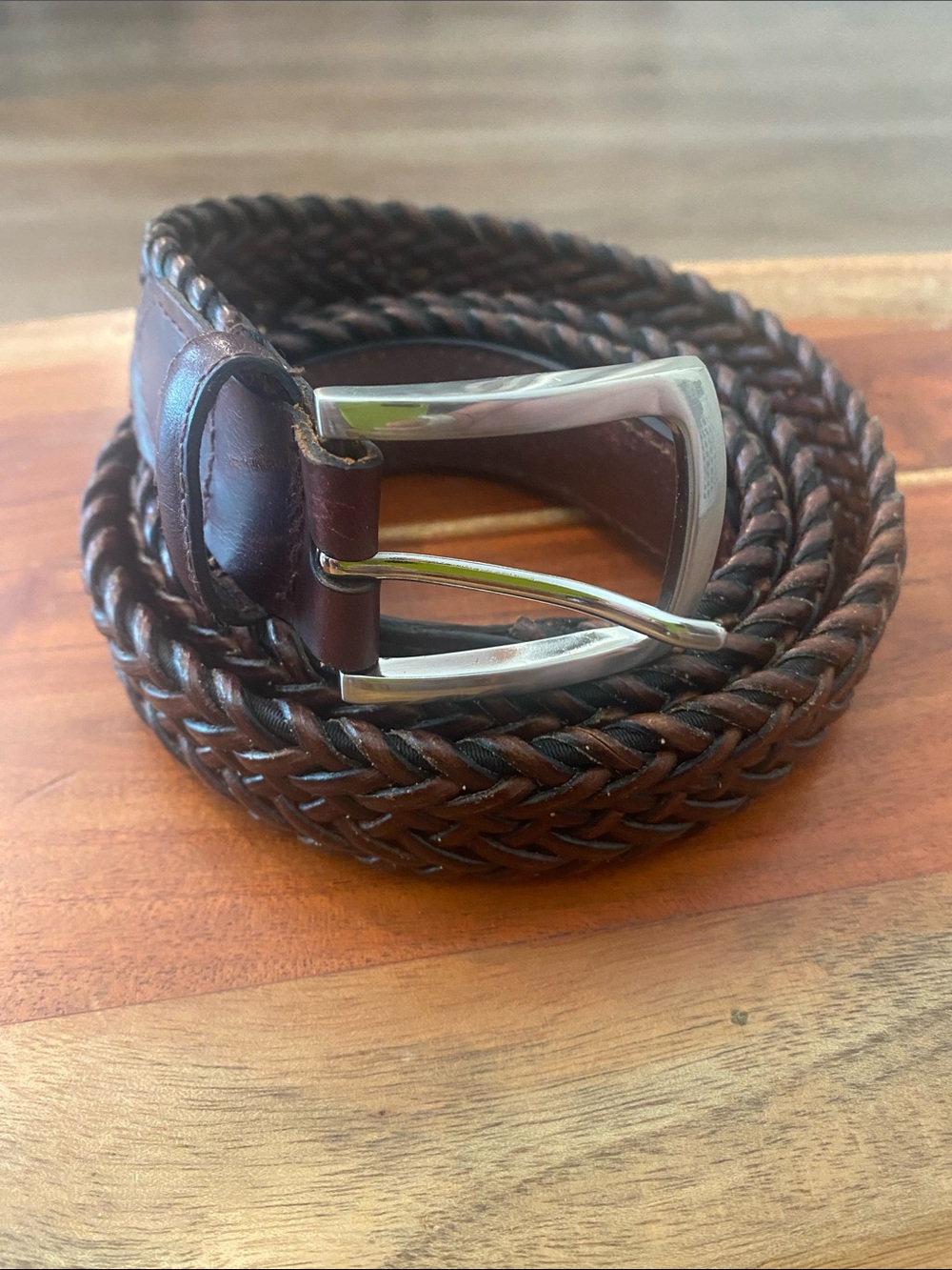 Men's dockers leather belt Brown braided size 42 stretch belt classic.